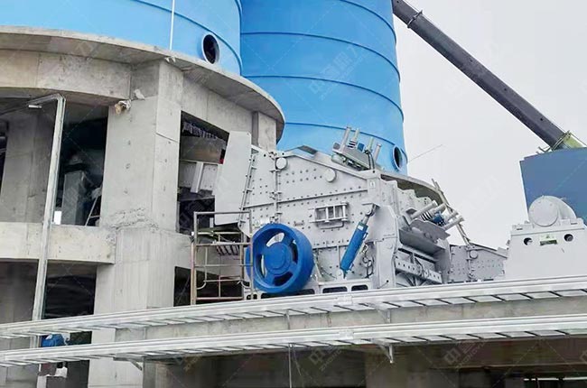 時產1000噸碎石生產線方案二破反擊破現(xiàn)場圖